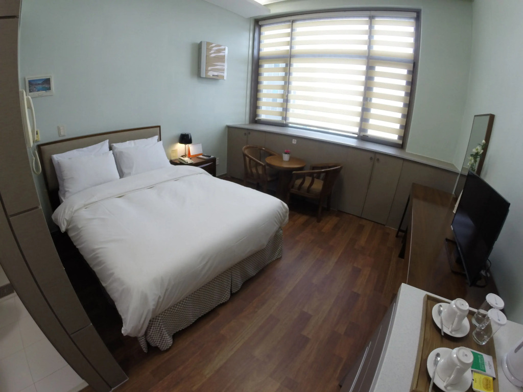 Residence & U