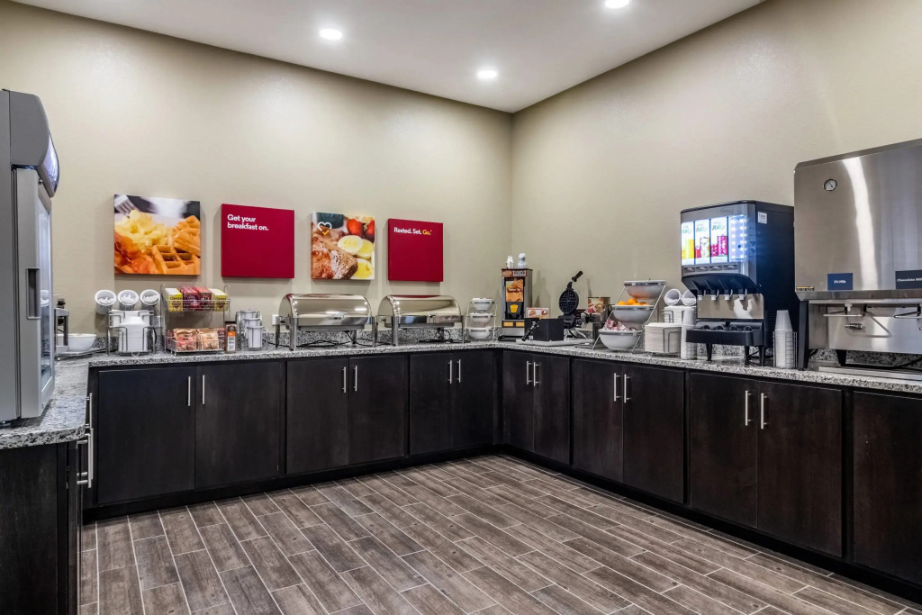Comfort Suites Brunswick Town Center