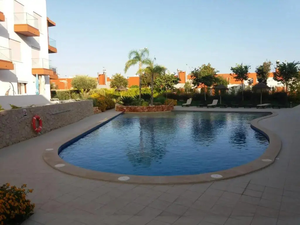 Apartment with 2 bedrooms in Portimao with shared pool terrace and WiFi 5 km from the beach
