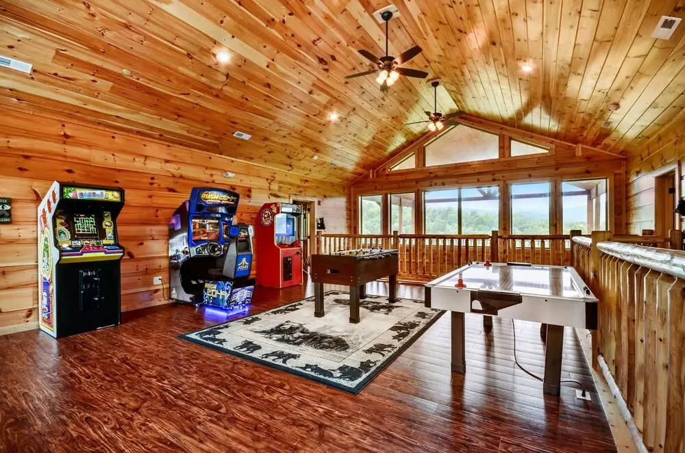 Foxwood Mansion 14 Bedroom Cabin by RedAwning