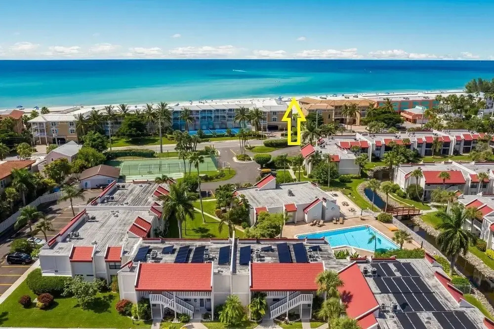 Runaway Bay 212 1 Bedroom Condo by RedAwning