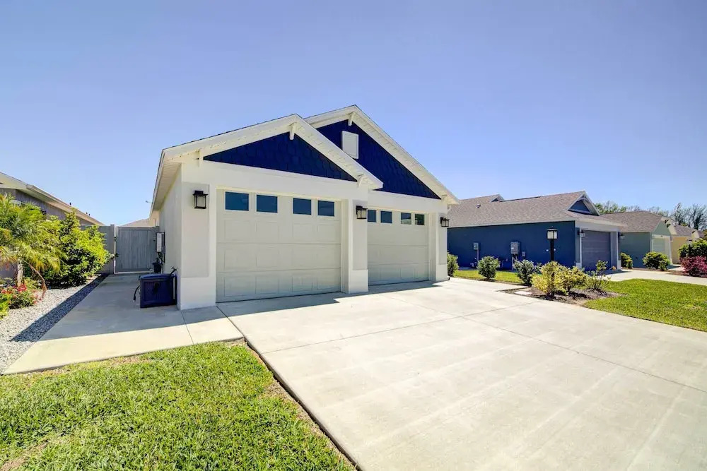 Near Golf and Shops The Villages Home with Lanai!