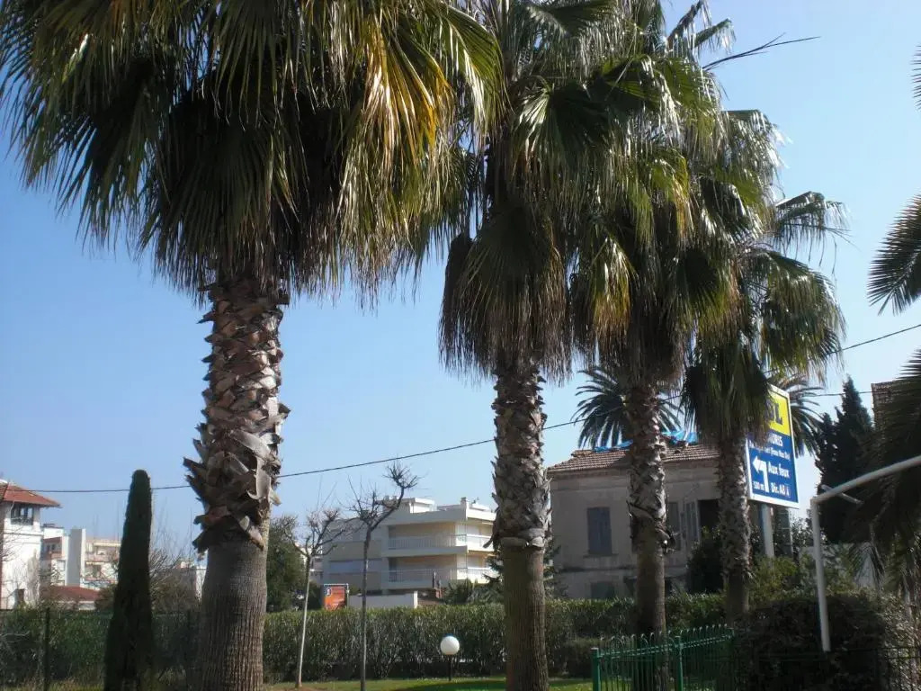 Résidence avec piscine, plage à 100 m, Cannes et Juan les Pins à 5 min, WiFi