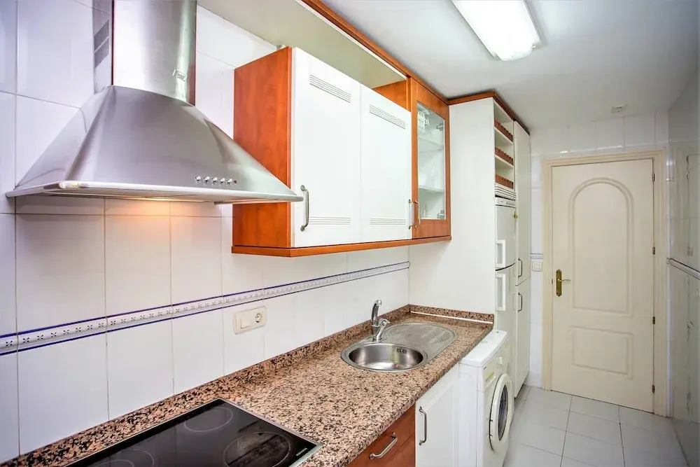 3 bed apartment close to beach BB43