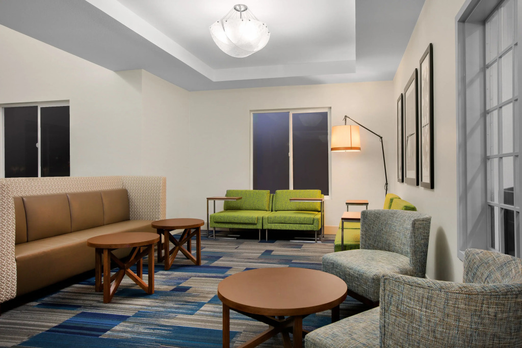 Holiday Inn Express Hotel & Suites Ontario by IHG