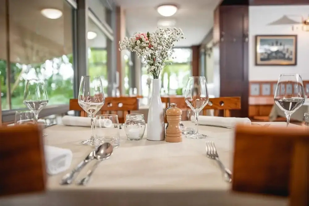 Hotel Dvor Jezersek Brnik