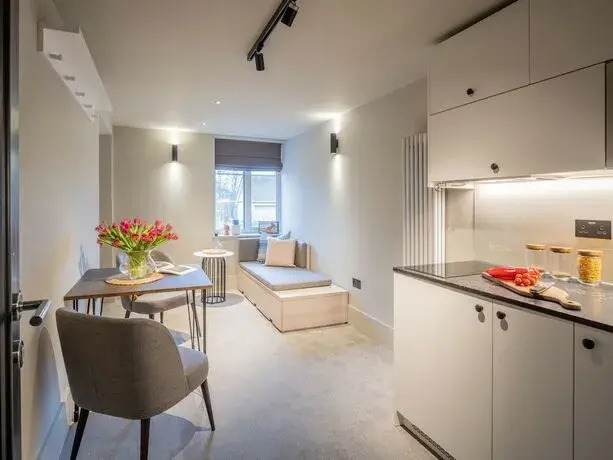 Stylish Studios SOUTHFIELDS STATION