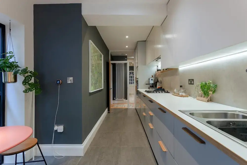 Modern 2 Bedroom Garden Apartment in West Hampstead