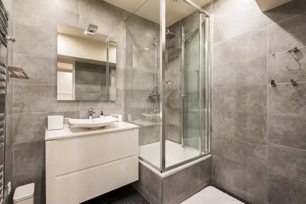 Spacious Apartment With 2 Rooms