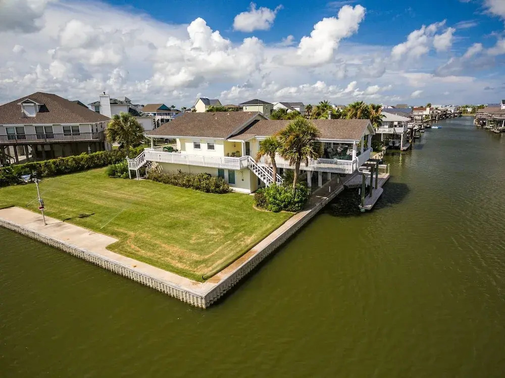 Luna Mar by Ryson Vacation Rentals