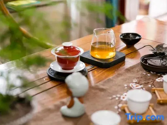 Lijiang Ancient City Xishan Tea House Inn