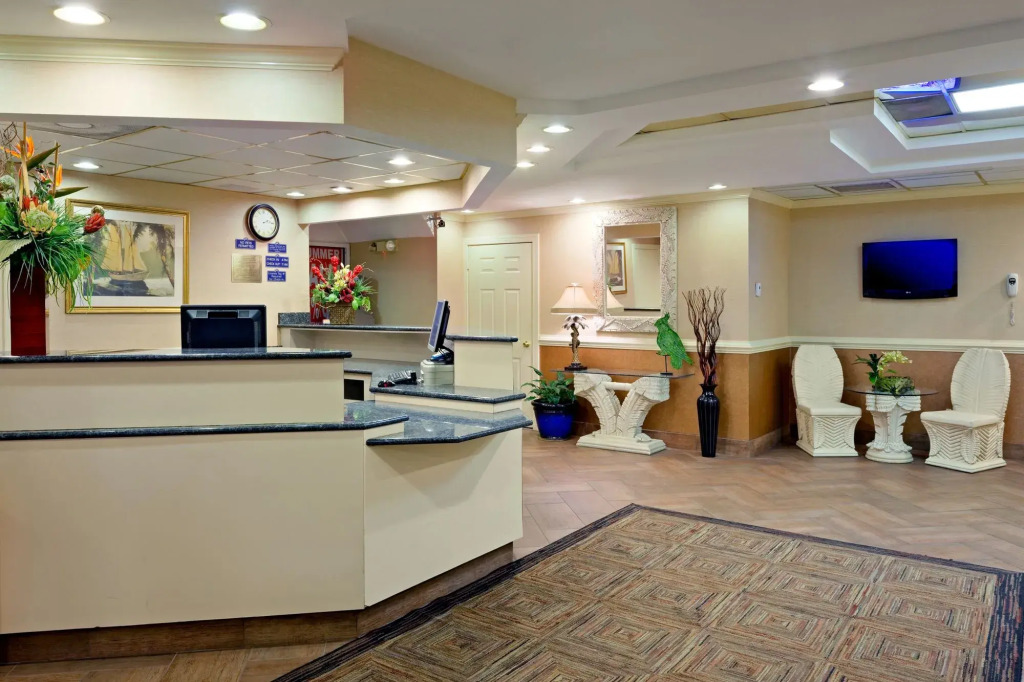 Paradise Plaza Inn