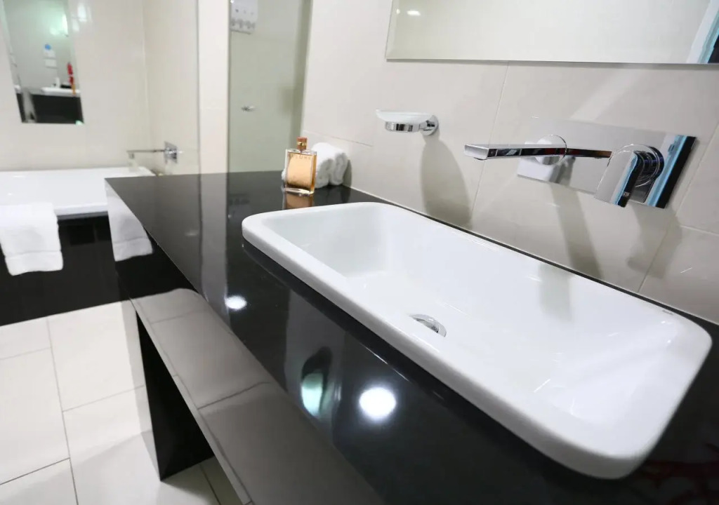 Springfield Lakes Boutique Hotel
