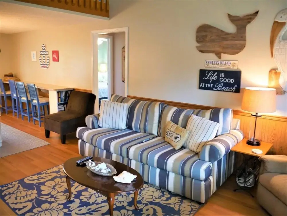 Beach Breezes - 4 Br Home
