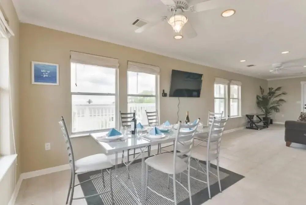 Fun in the Sun in Seabrook Kemah Huge Deck Games Fishing Pet Friendly