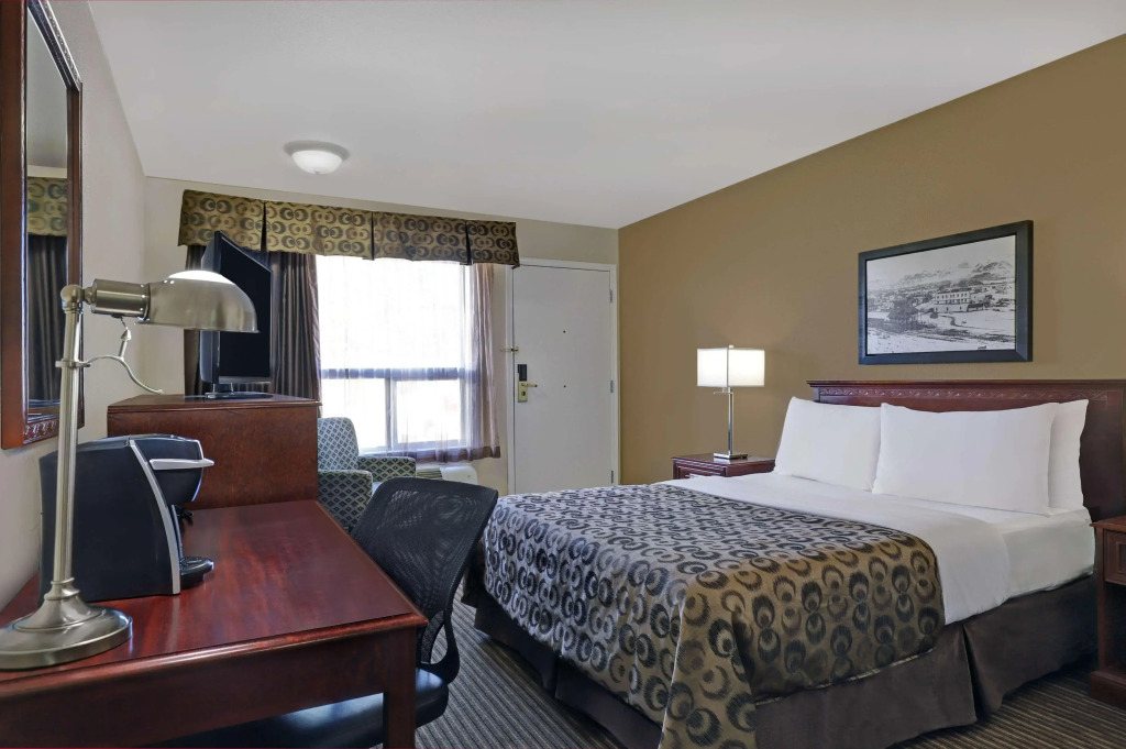 SureStay Plus Hotel by Best Western Drumheller