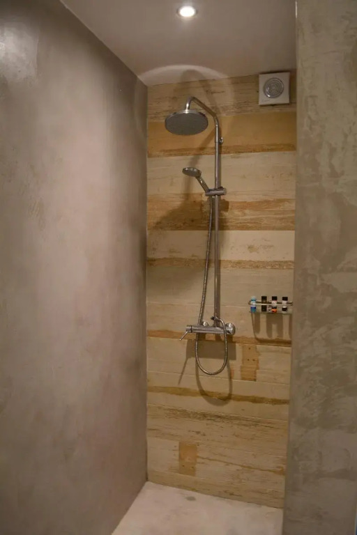 Core Luxury Suites