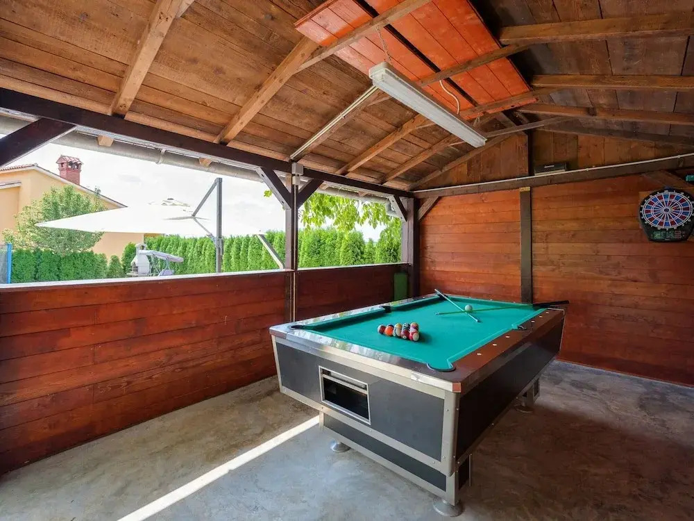 Villa in Bak i with Pool and Playground