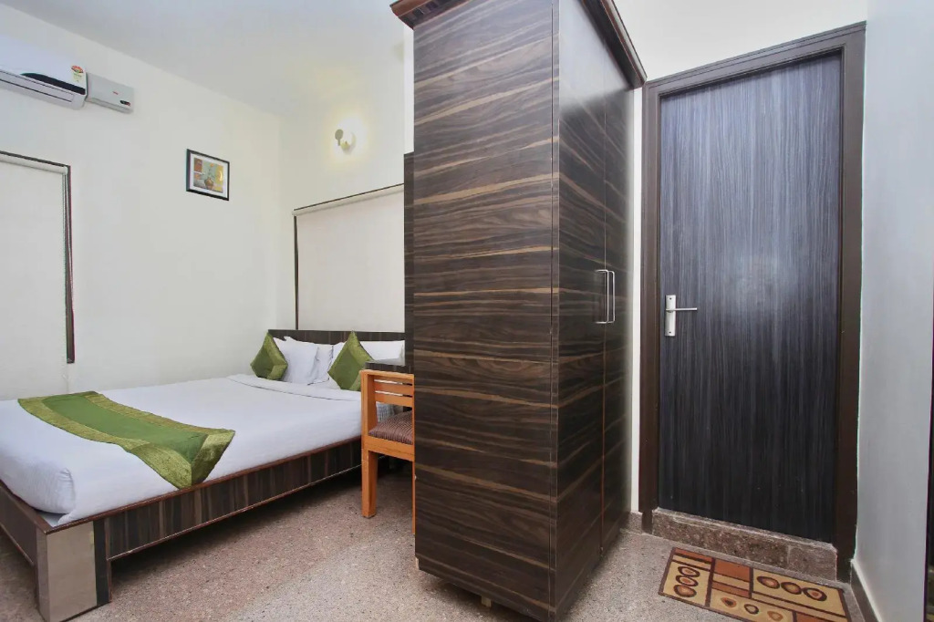 OYO 10009 Hotel iOliten