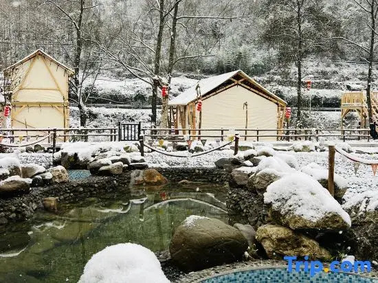 LUCIGOGO Luxi Valley White Deer Private Soup Tent Camp