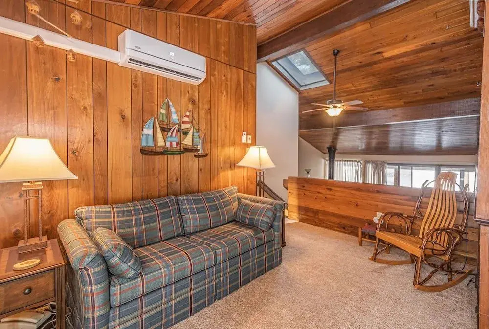 Four Hooppole South G6 by Taylor Made Deep Creek