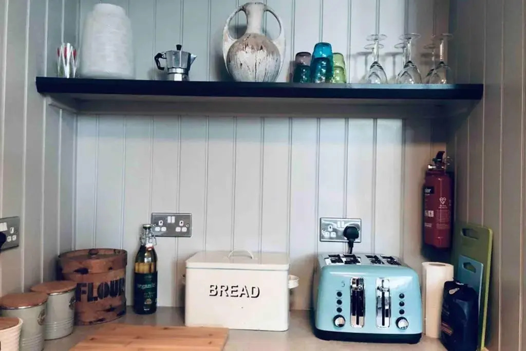 Seaside Escape - gorgeous 2 bed apartment in St-Leonards-on-Sea