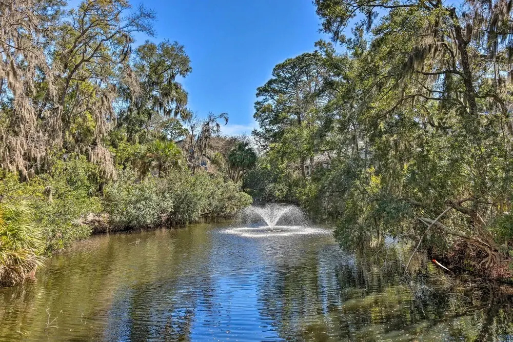Walk to Coligny Beach Park: Coastal Oasis w/ Pool