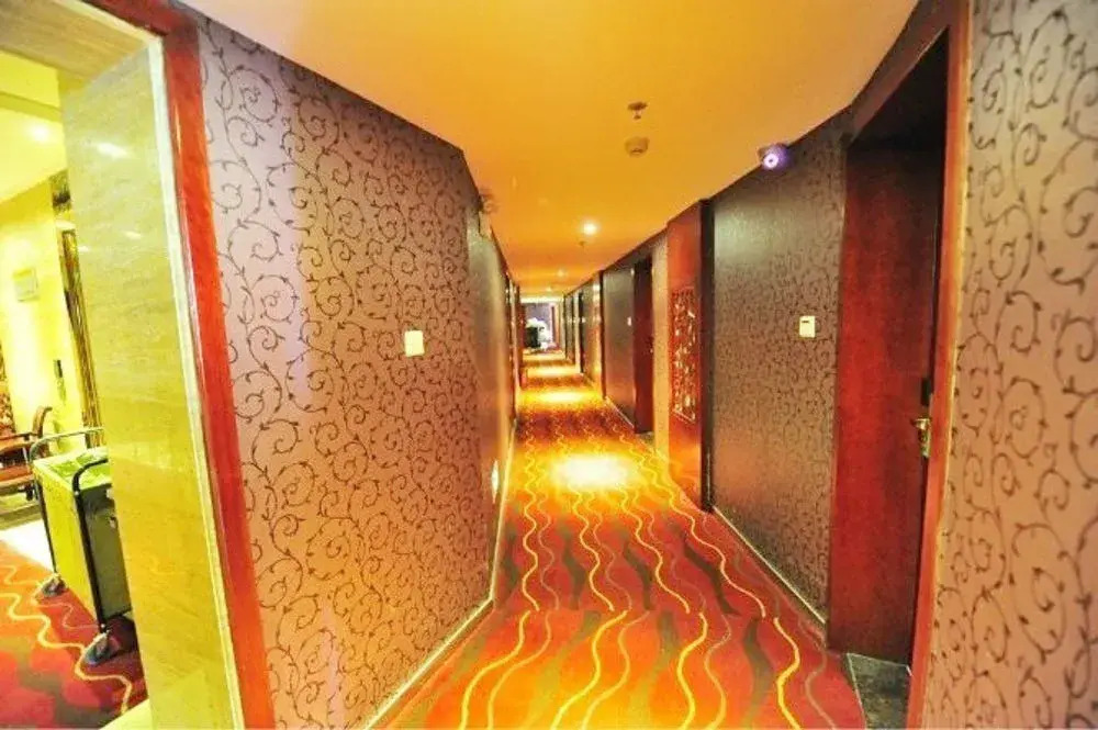 Golden Holiday International Hotel