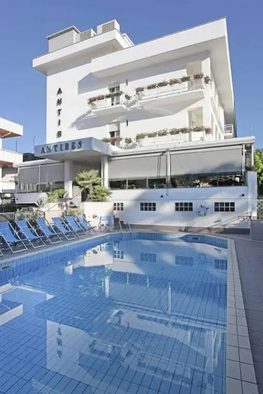 Family Hotel Antibes -50m dal mare