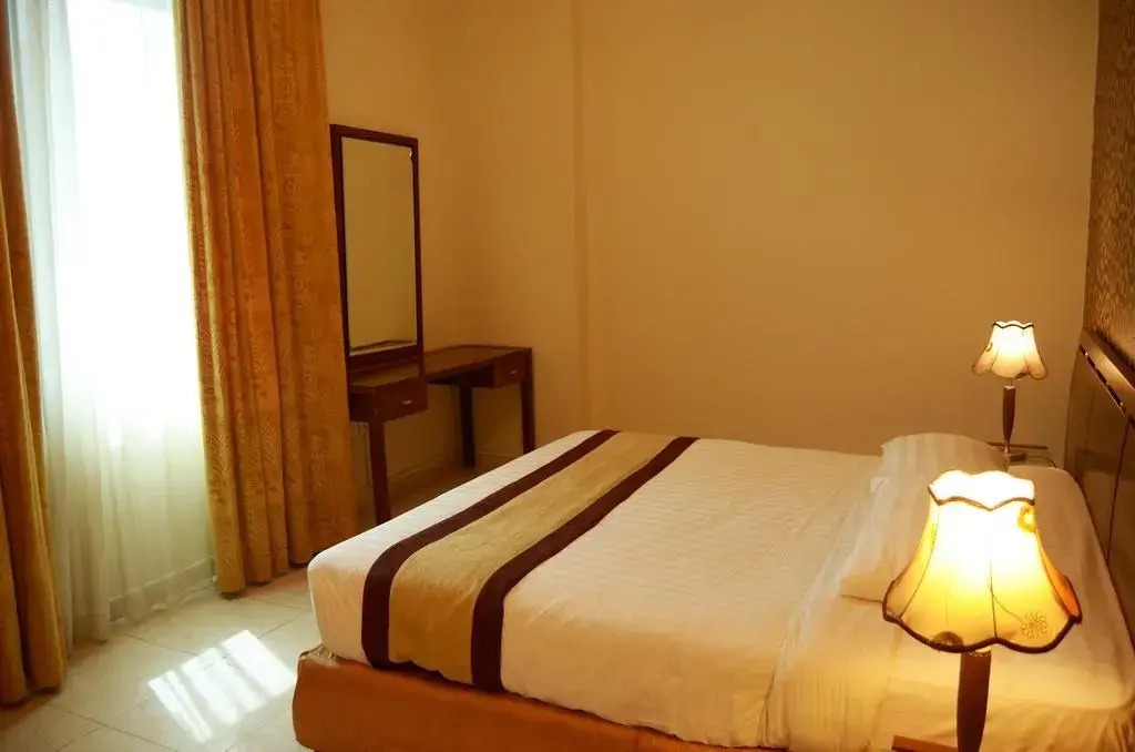 Al Gaddah Hotel Suites