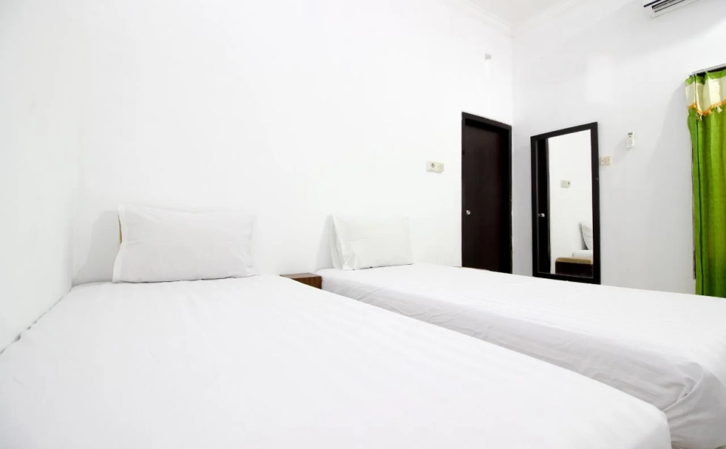 RedDoorz near Adisucipto Airport 3