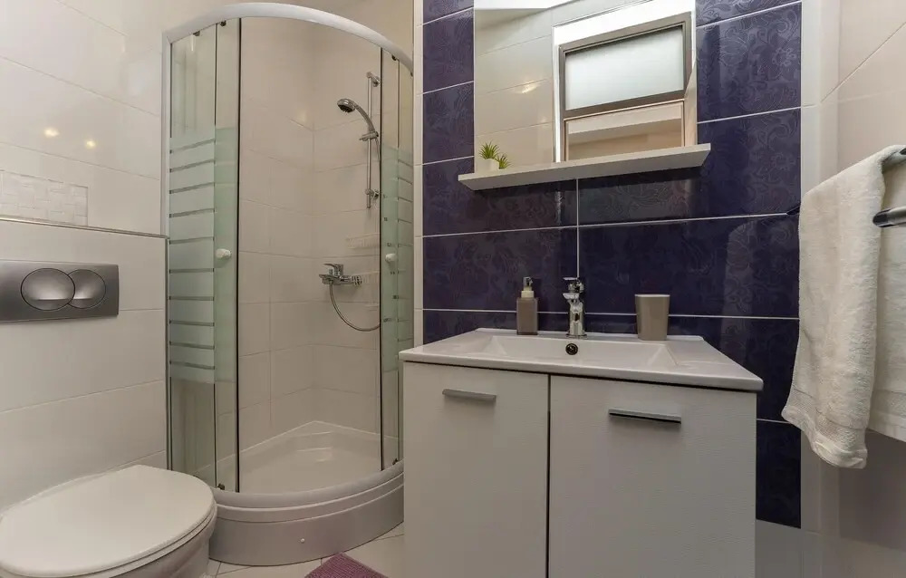Beautiful Home in Zaton With Wifi and 6 Bedrooms
