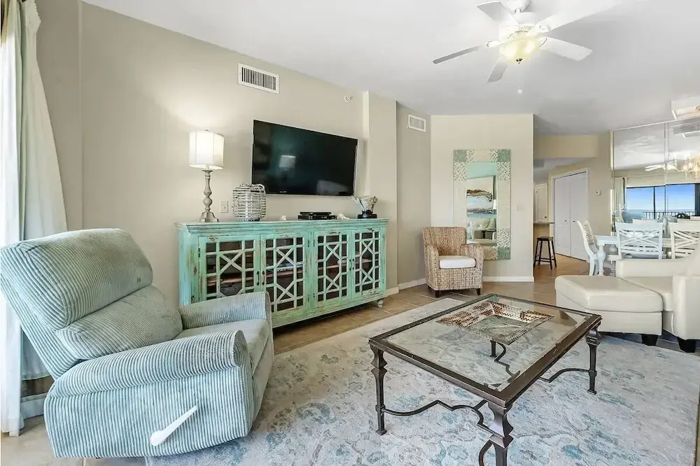 The Palms West 813