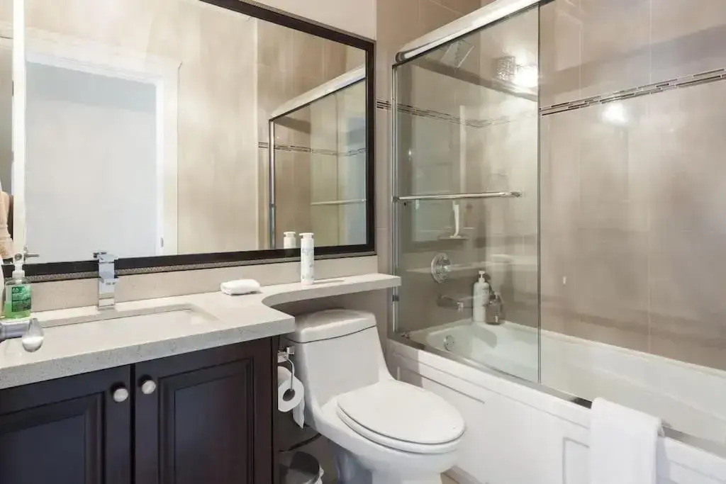 Rare Find Exquisitely New Quiet & Safe Skytrain Home