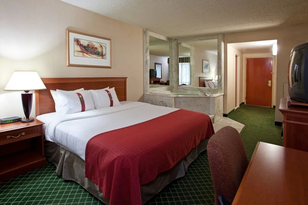 Holiday Inn SOUTHGATE (DETROIT-SOUTH)