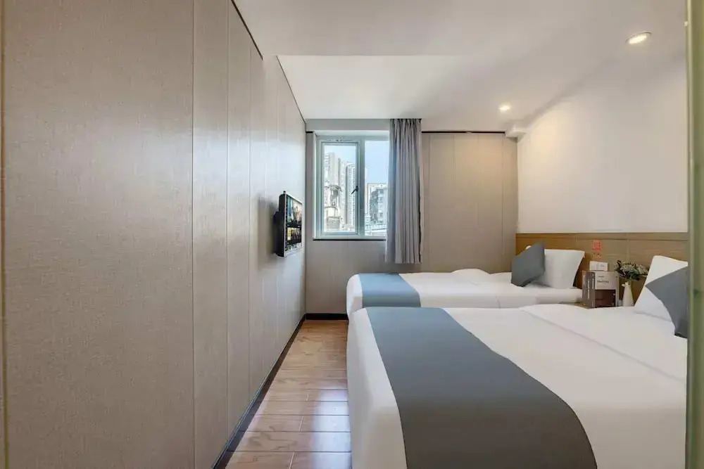 Yimi Hotel Changshou Metro Branch