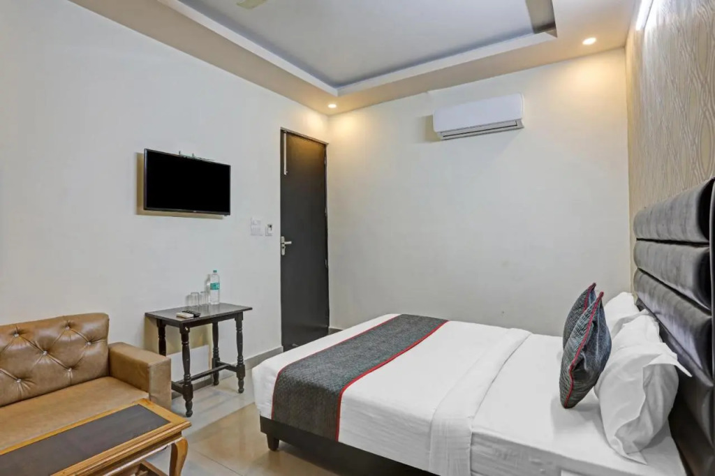 FabHotel The Diamond