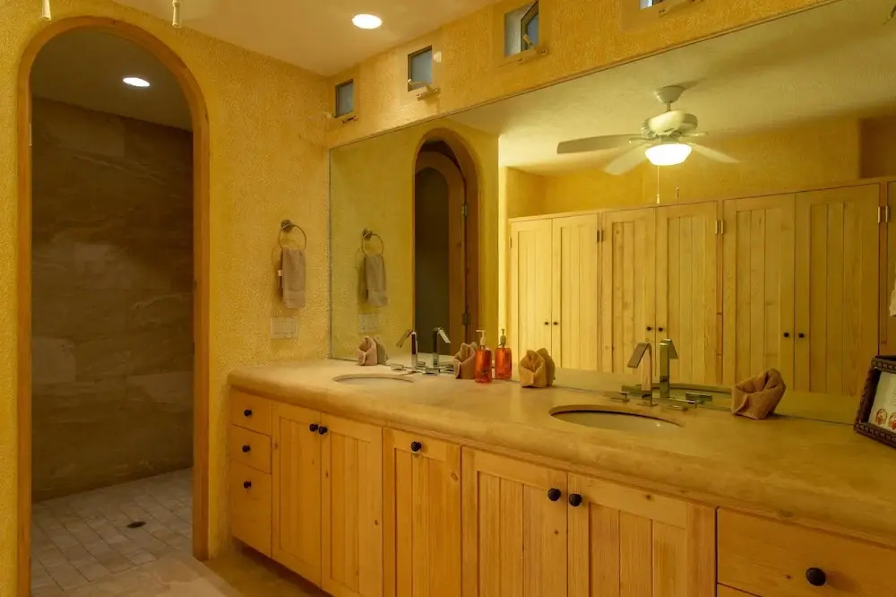 6 Bedroom Beachfront From $1600 per Night: Villa de la Playa