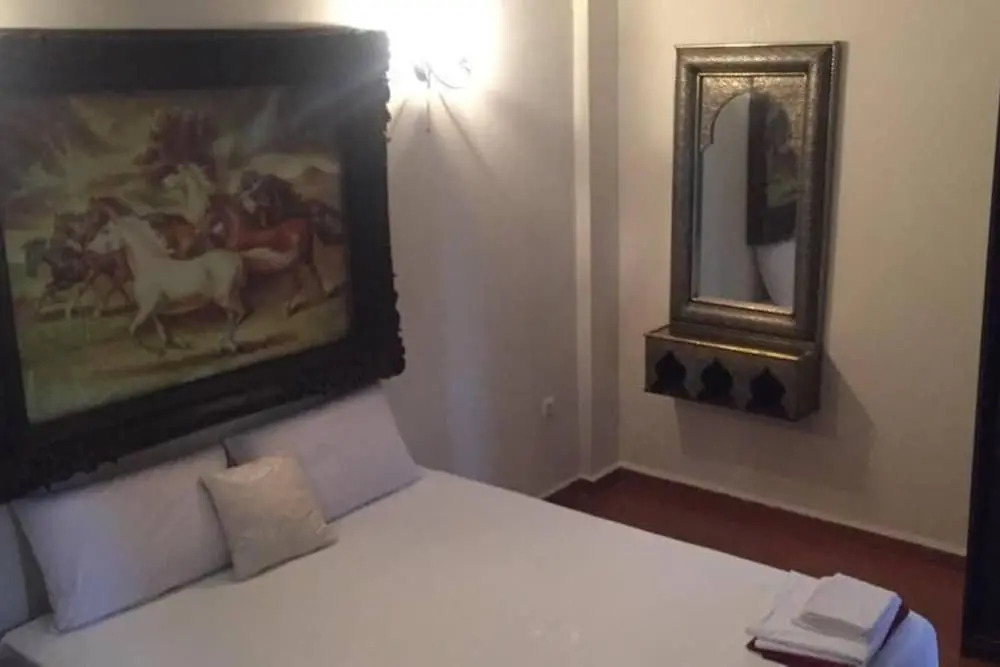2 Bed Flat - Sleeps 6 - Hottub - Parking - Wifi