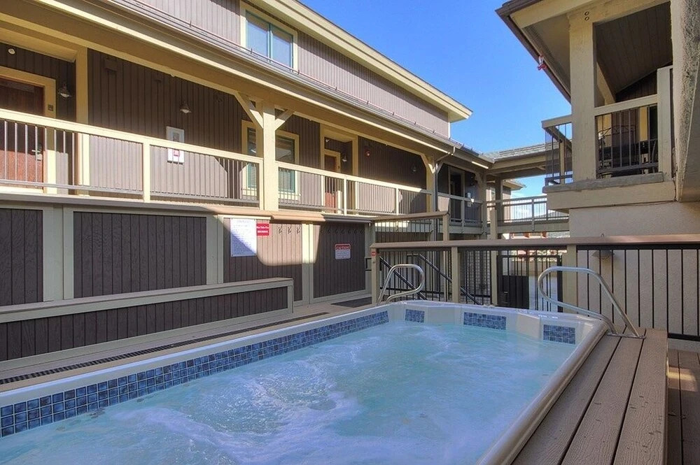 Tyra Riverbend 111 Condo by Redawning