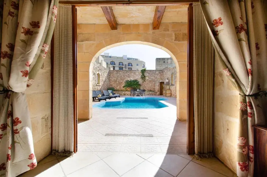 The Grand Authentic House with Private Pool