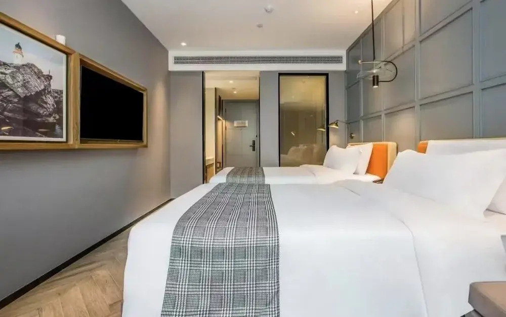 Yifeng hotel