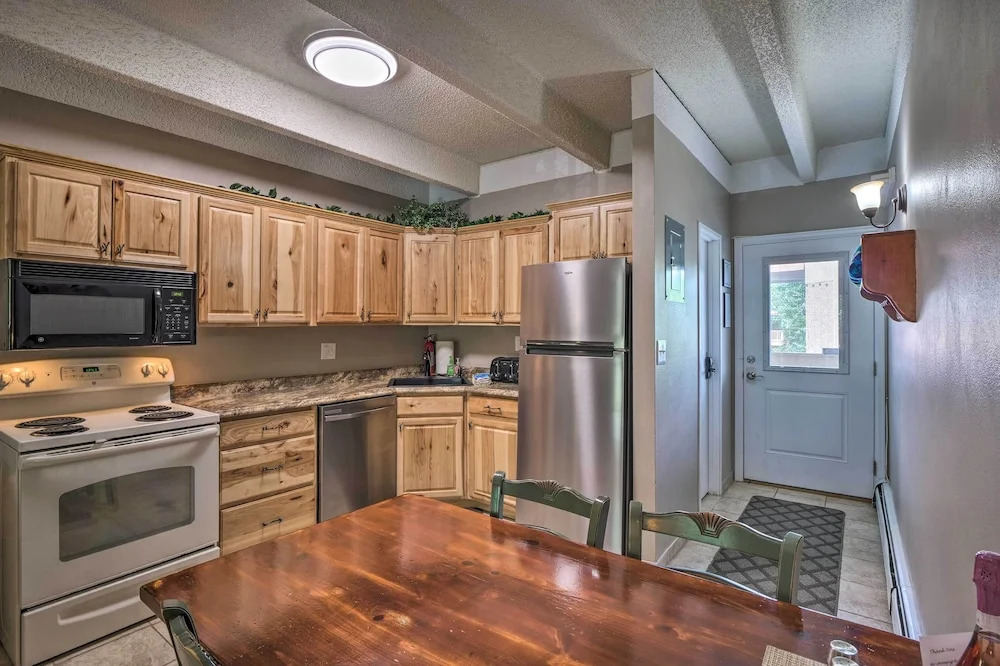 Frisco Condo 2 Blocks to Main St: Year-round Fun!