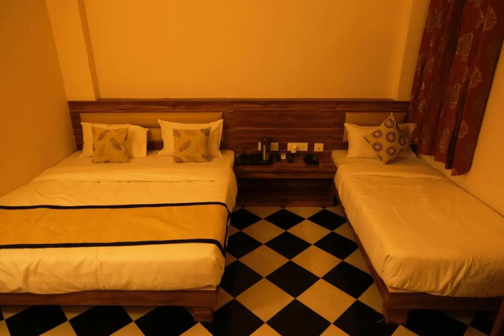 Ostel By Uddhav Villas