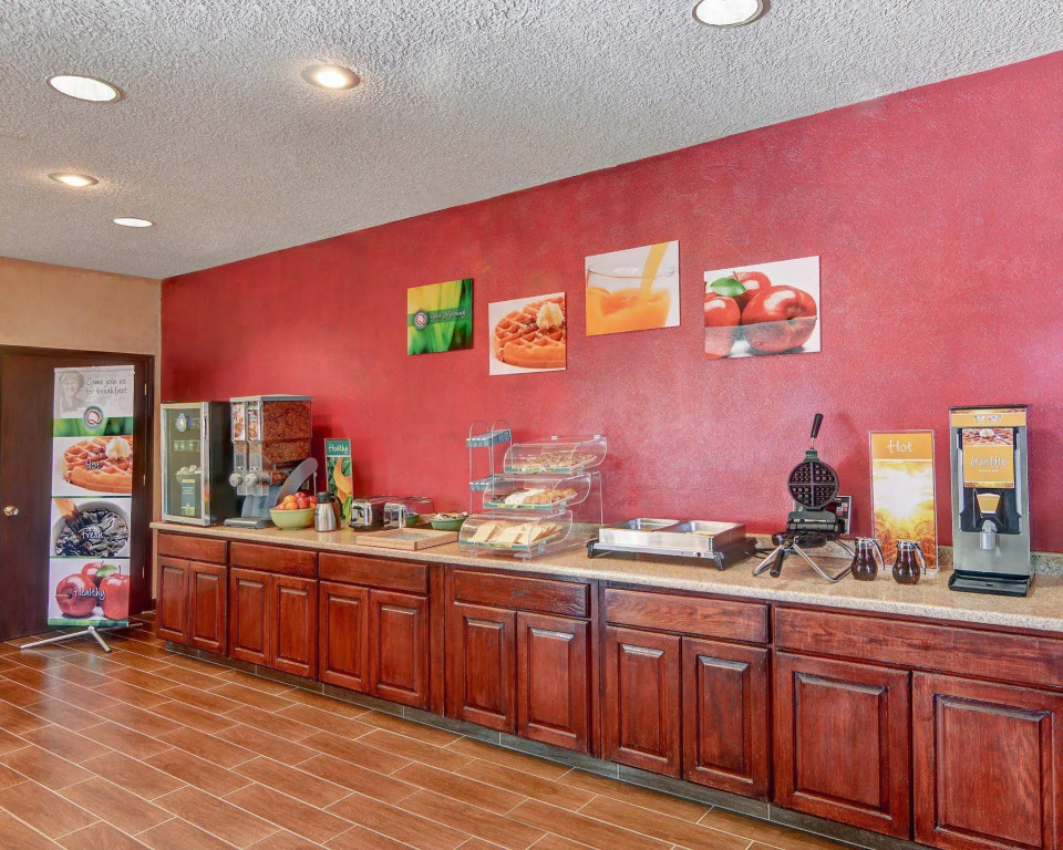 Quality Inn & Suites Canton