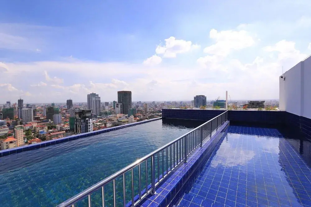 EASTLAND Hotel & Apartment