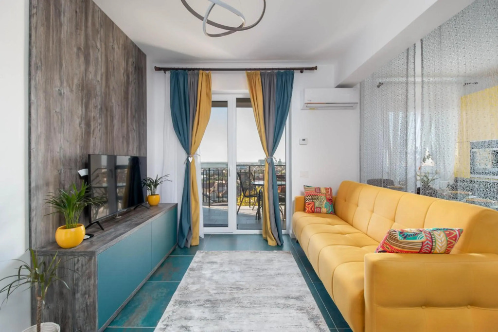 Talida's apartment colorful and brightnes