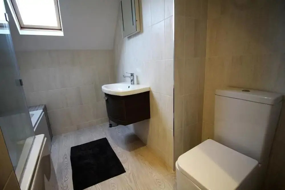 Exquisite 3 Bed apartment near Heathrow