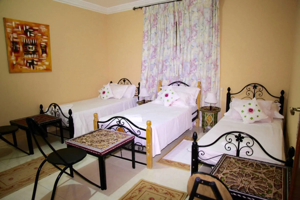 Hostel Villa Red City