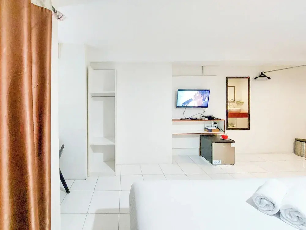Good And Restful Studio (No Kitchen) At Sentraland Medan Apartment